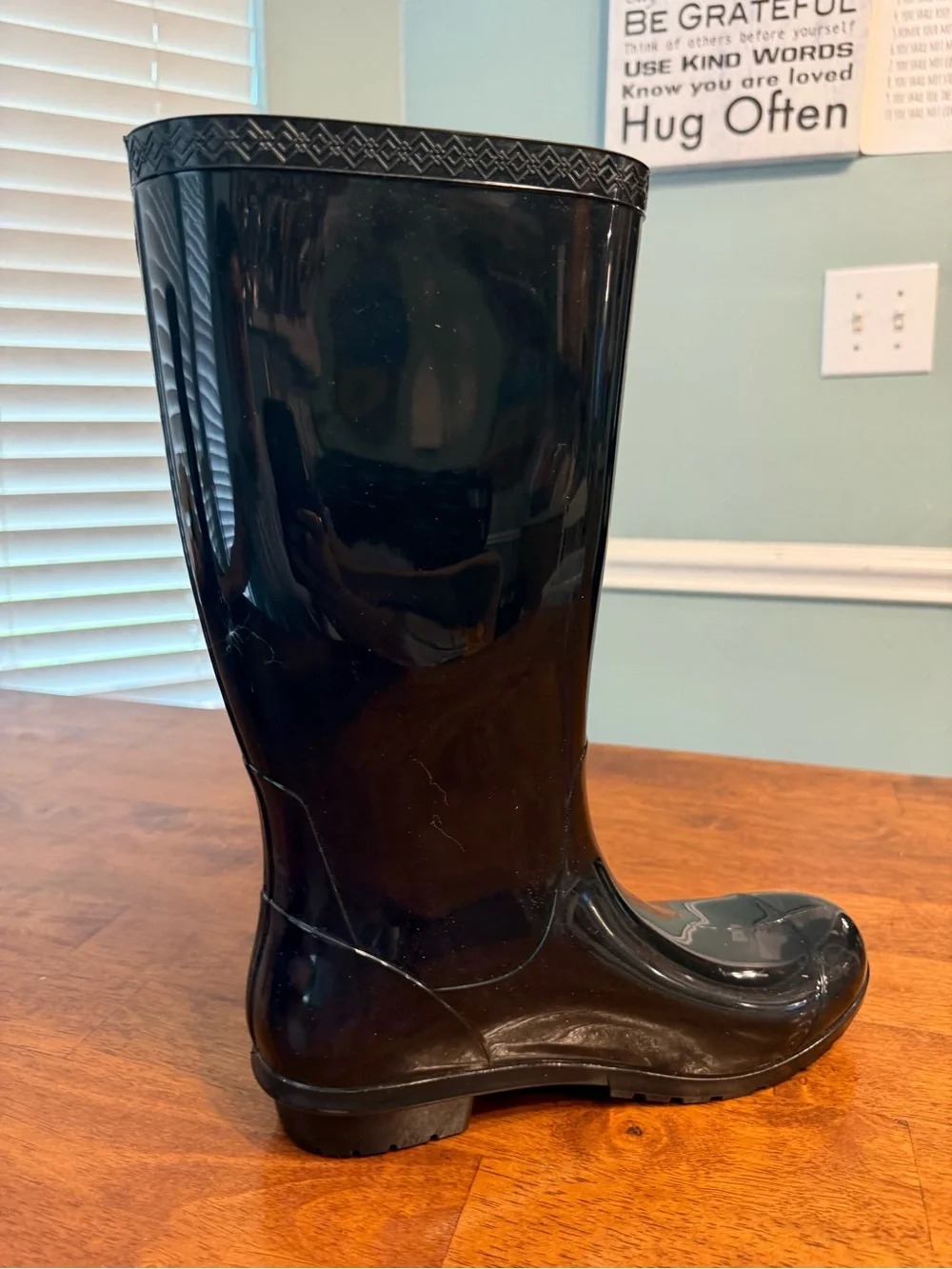 UGG Shaye Women's Tall Glossy Rubber Rain Boots Black Shiny Waterproof Size 8